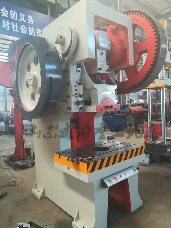 125噸開(kāi)式固定臺(tái)沖床圖片