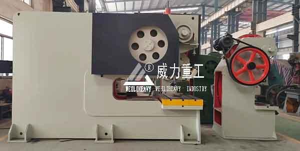 200噸深喉沖床圖片