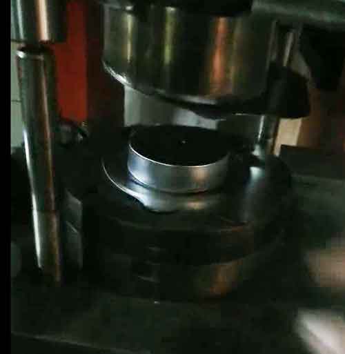 液壓沖床拉伸工件細節(jié)圖